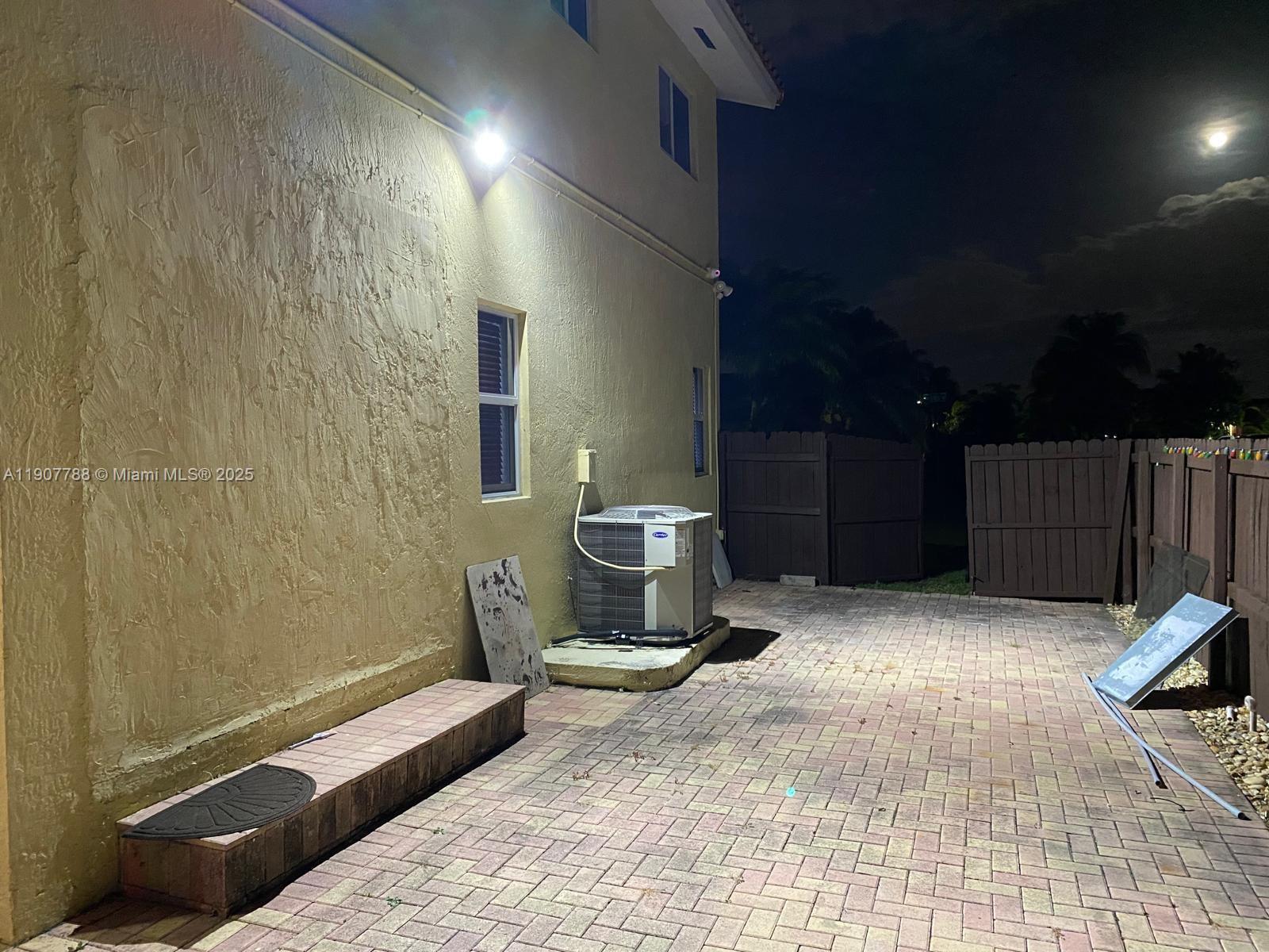 AILEEN-SUSAN - Residential Lease