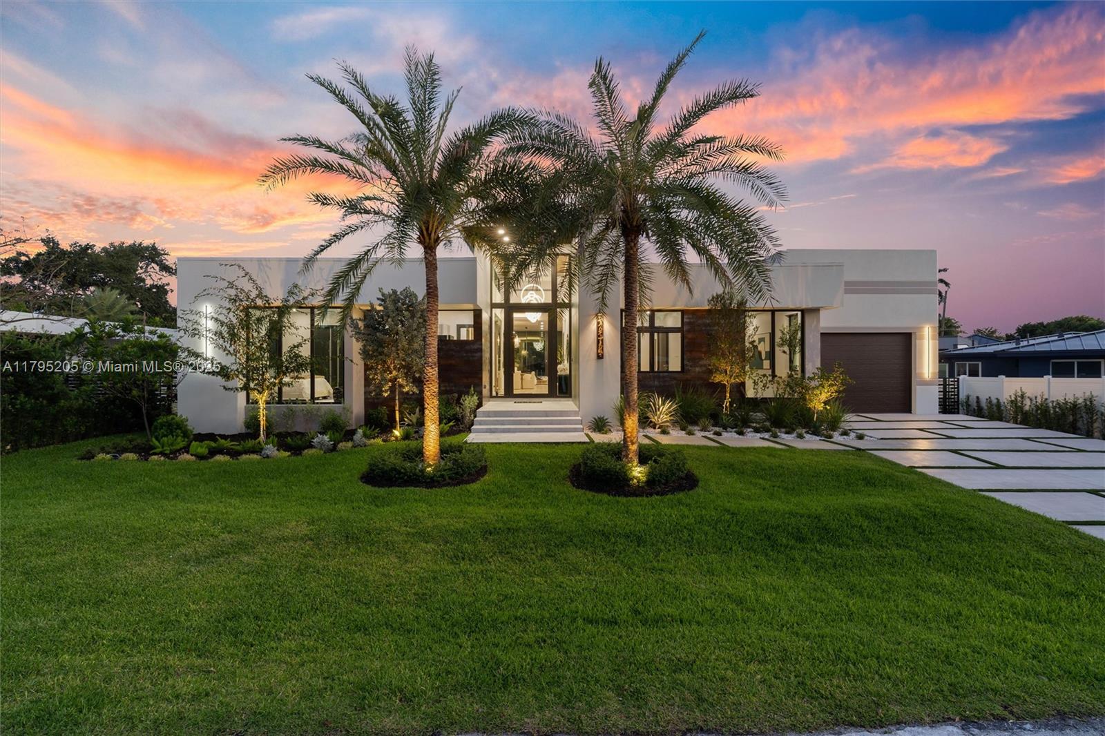 416 Nw 24th St, Wilton Manors, Broward County, Florida - 5 Bedrooms  
5 Bathrooms - 