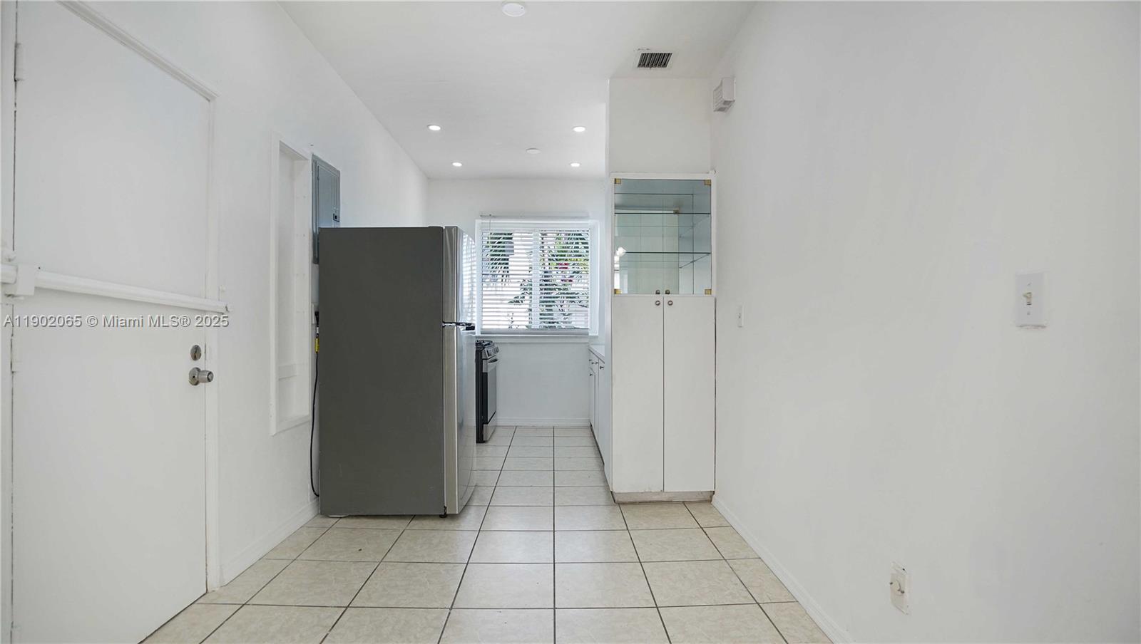 JEFFERSON HEIGHTS CONDOMI - Residential