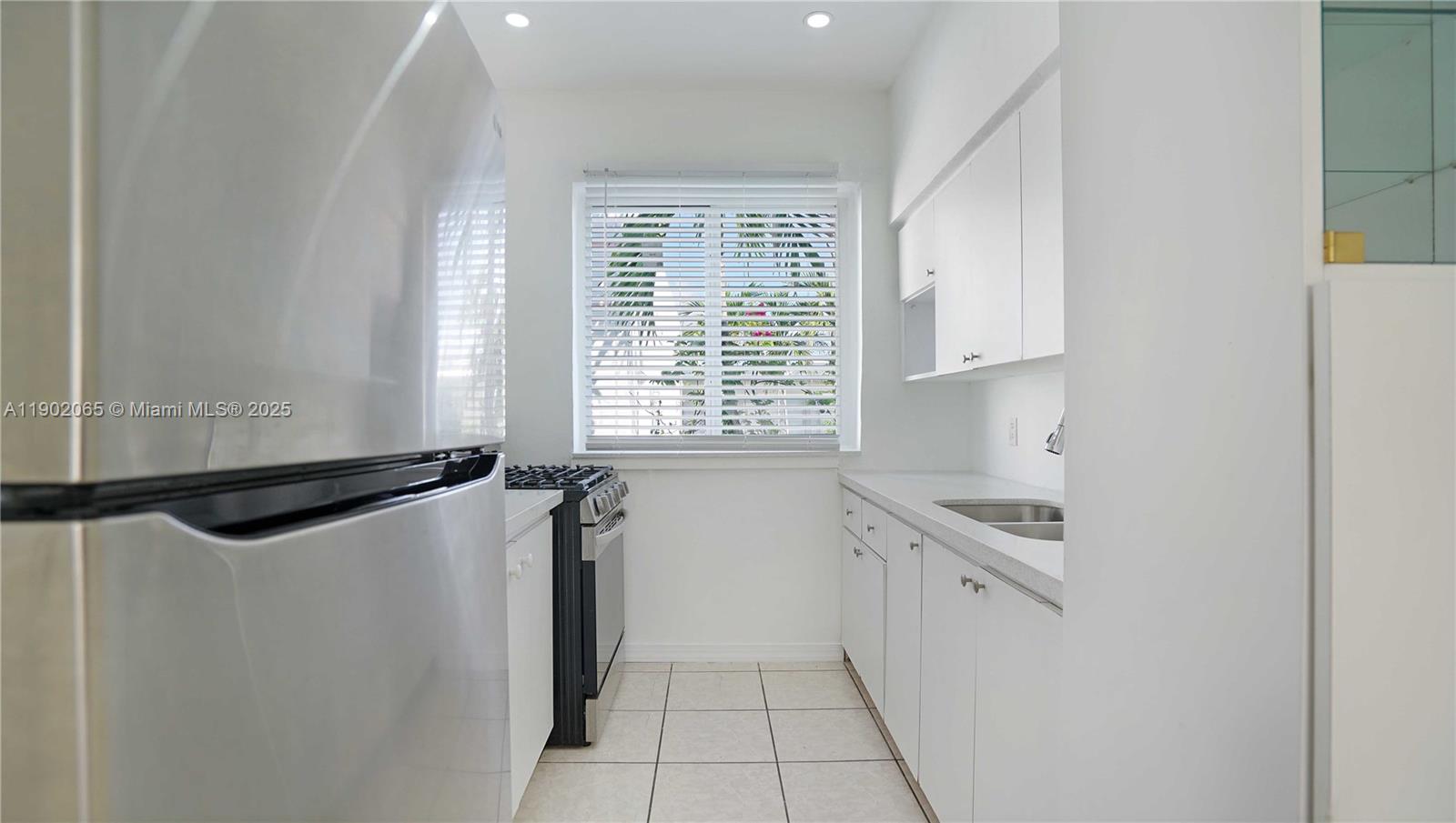 JEFFERSON HEIGHTS CONDOMI - Residential