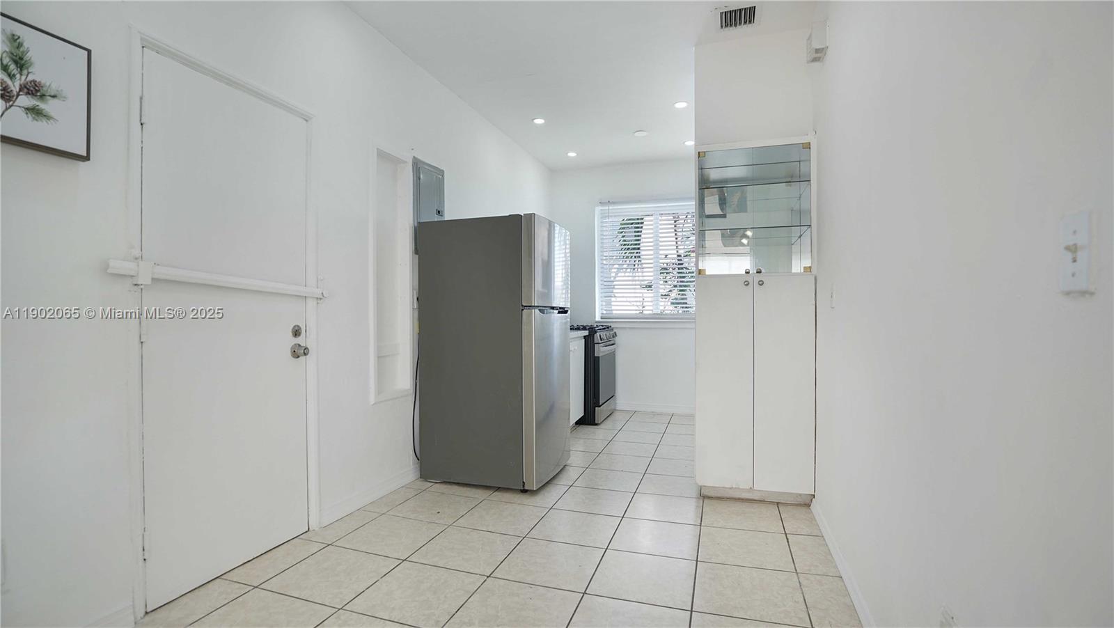 JEFFERSON HEIGHTS CONDOMI - Residential