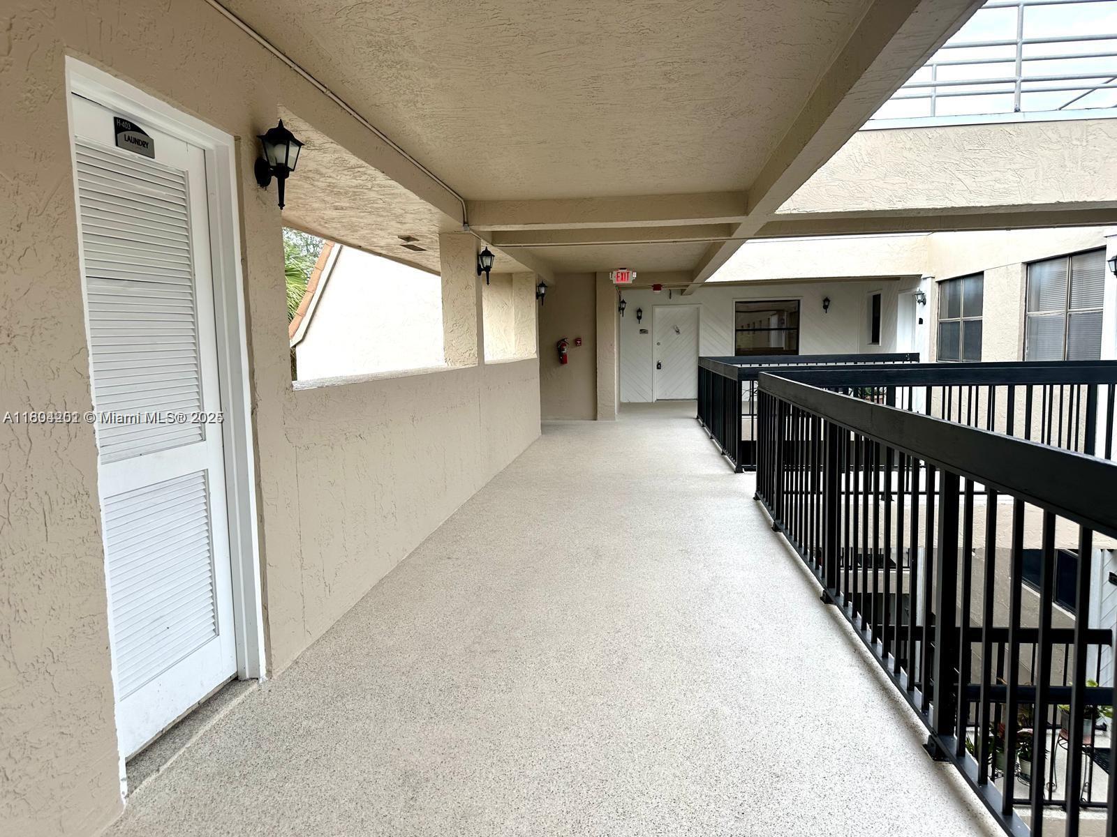 SUMMERTREE VILG CALIF CL - Residential