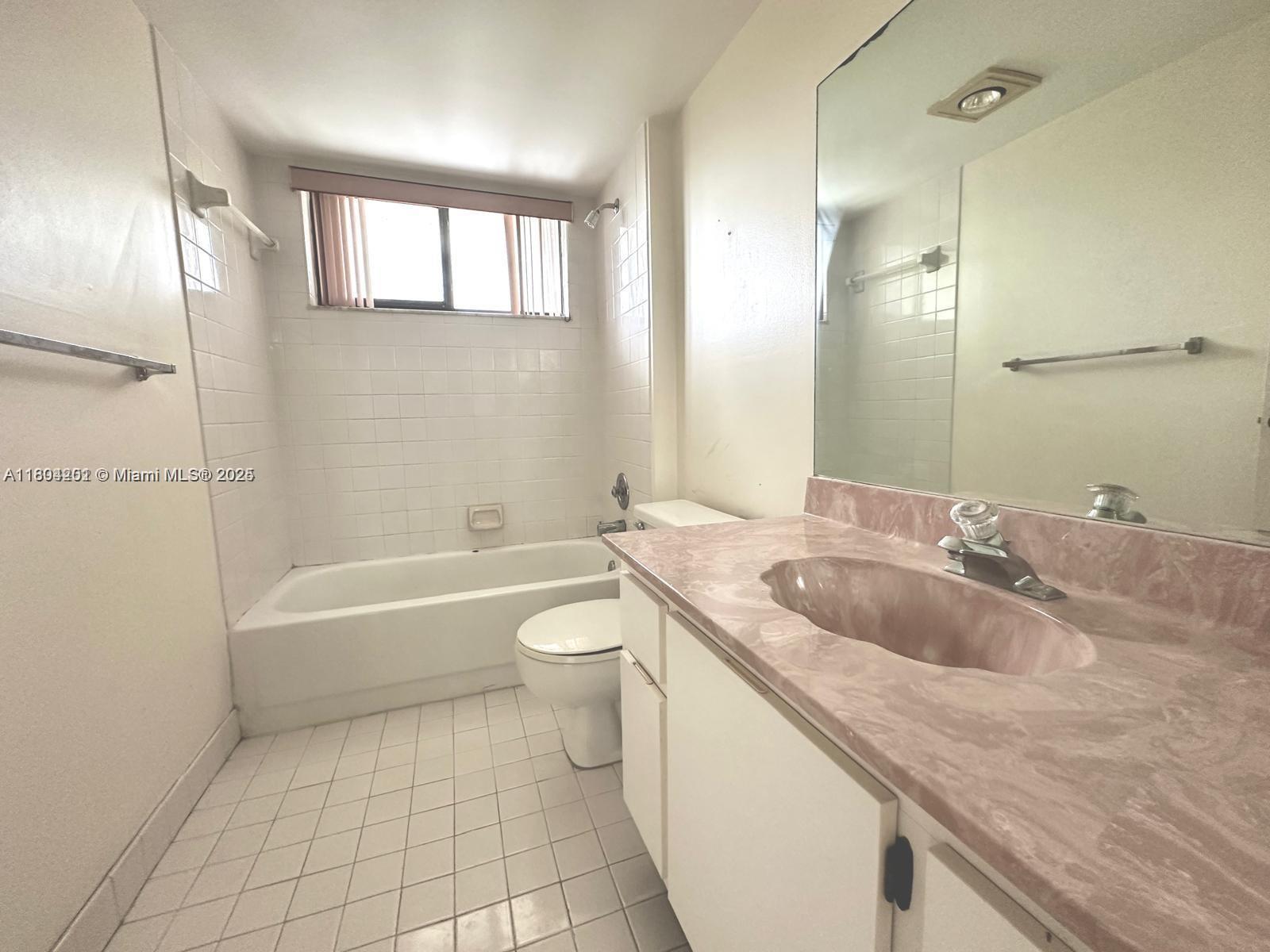 SUMMERTREE VILG CALIF CL - Residential