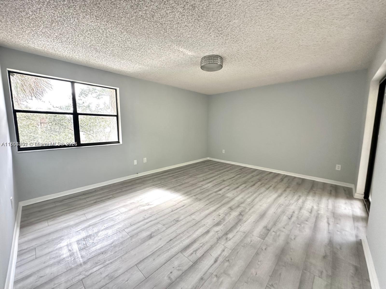 SUMMERTREE VILG CALIF CL - Residential