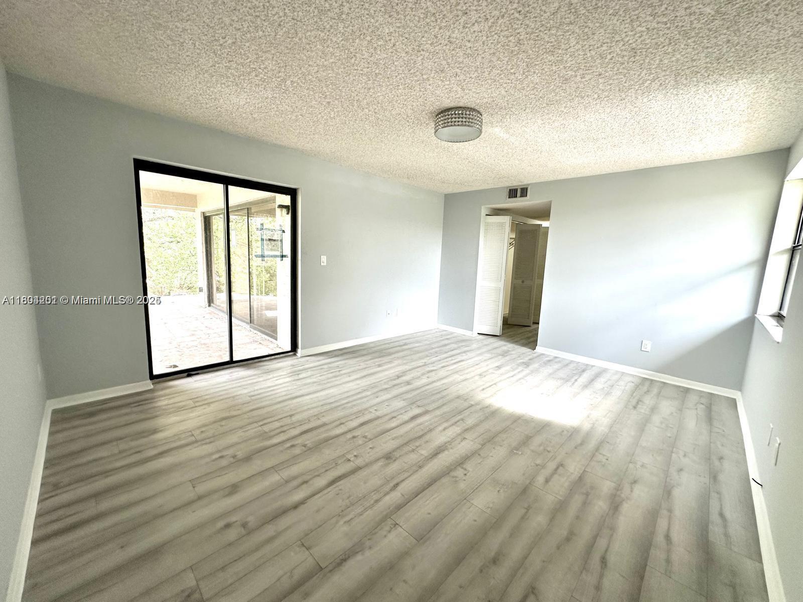 SUMMERTREE VILG CALIF CL - Residential