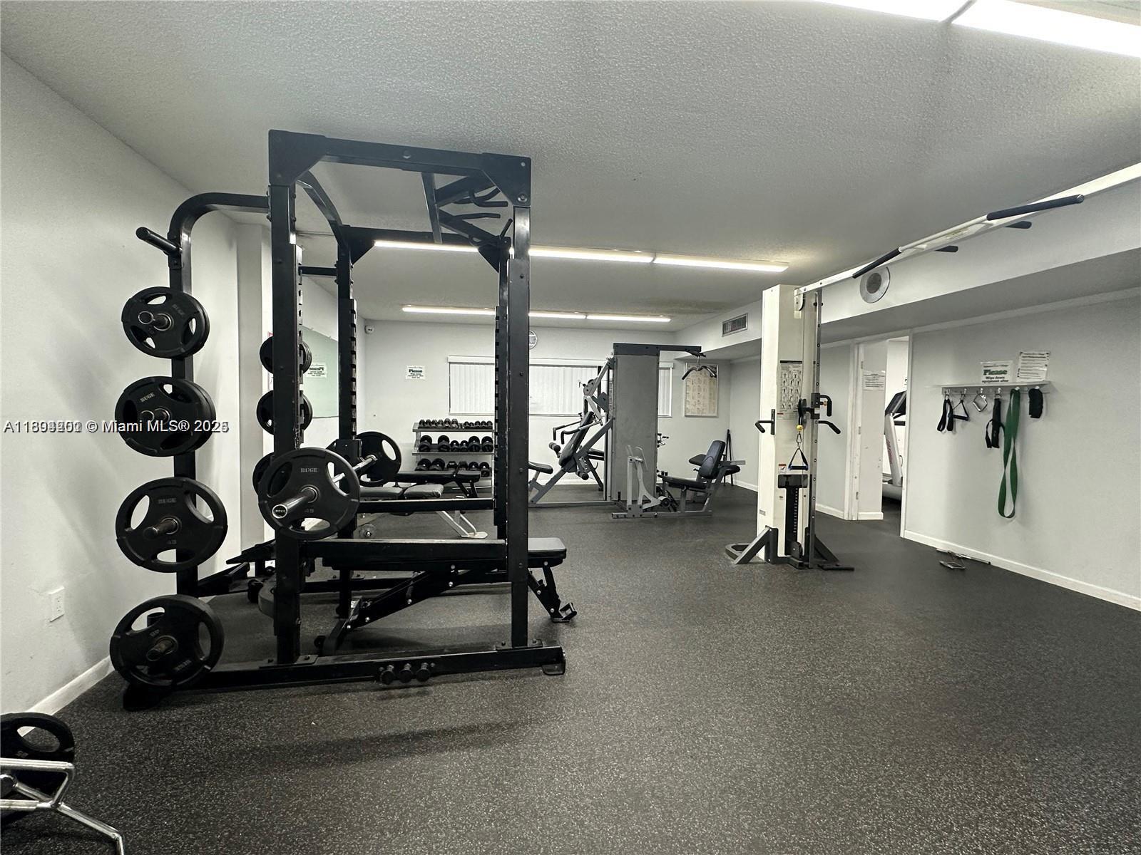 SUMMERTREE VILG CALIF CL - Residential