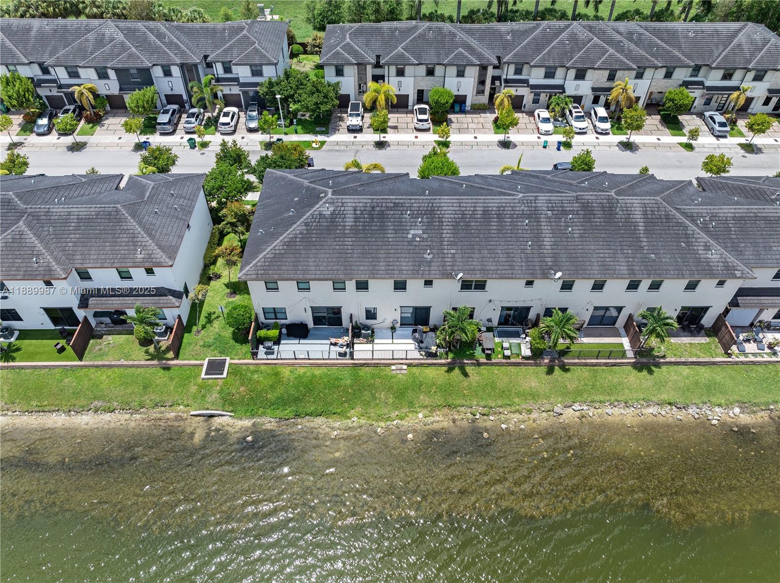 DUNNWOODY LAKE - Residential