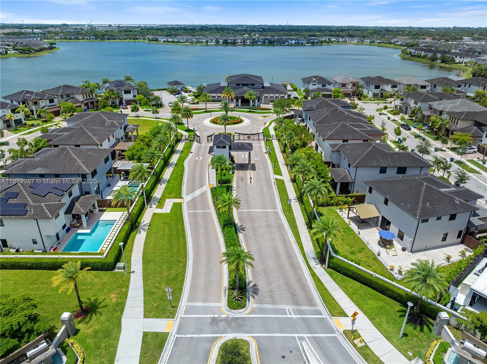 DUNNWOODY LAKE - Residential