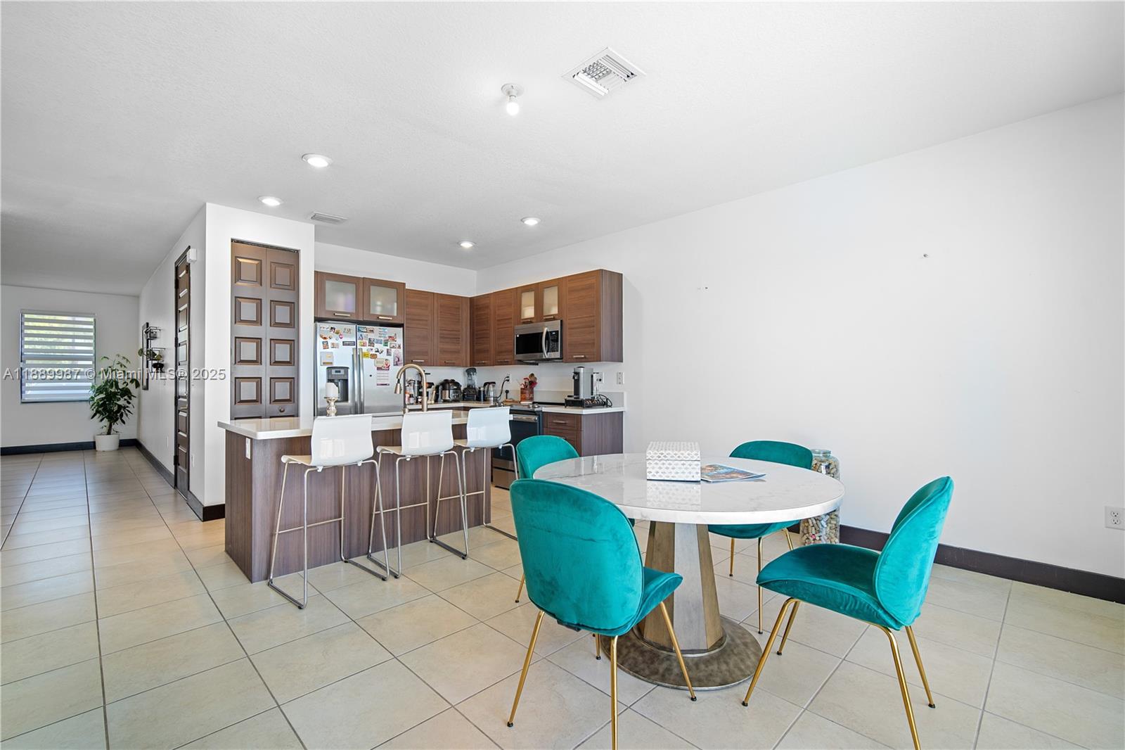 DUNNWOODY LAKE - Residential