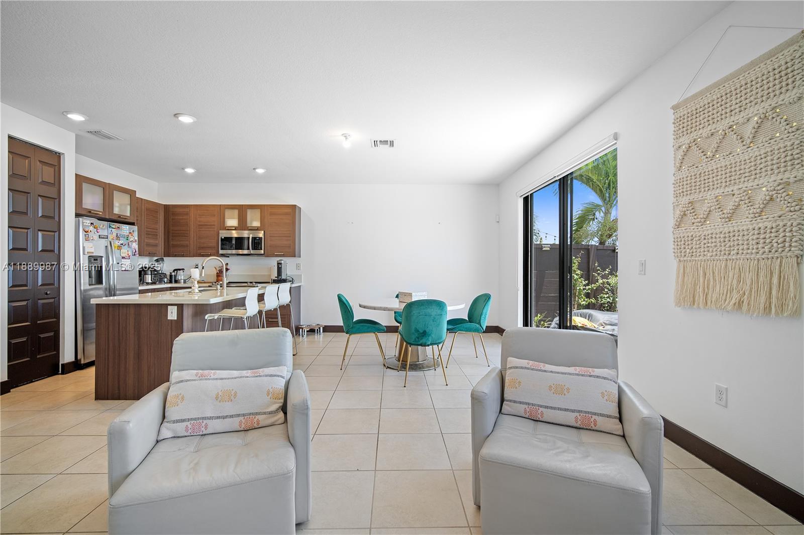 DUNNWOODY LAKE - Residential