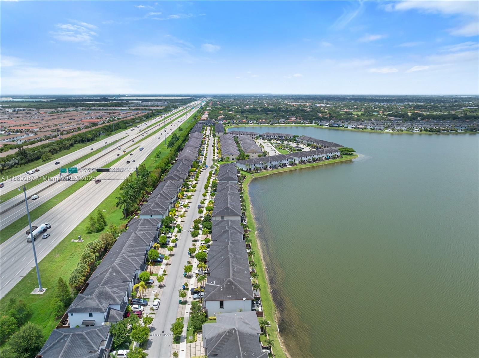 DUNNWOODY LAKE - Residential
