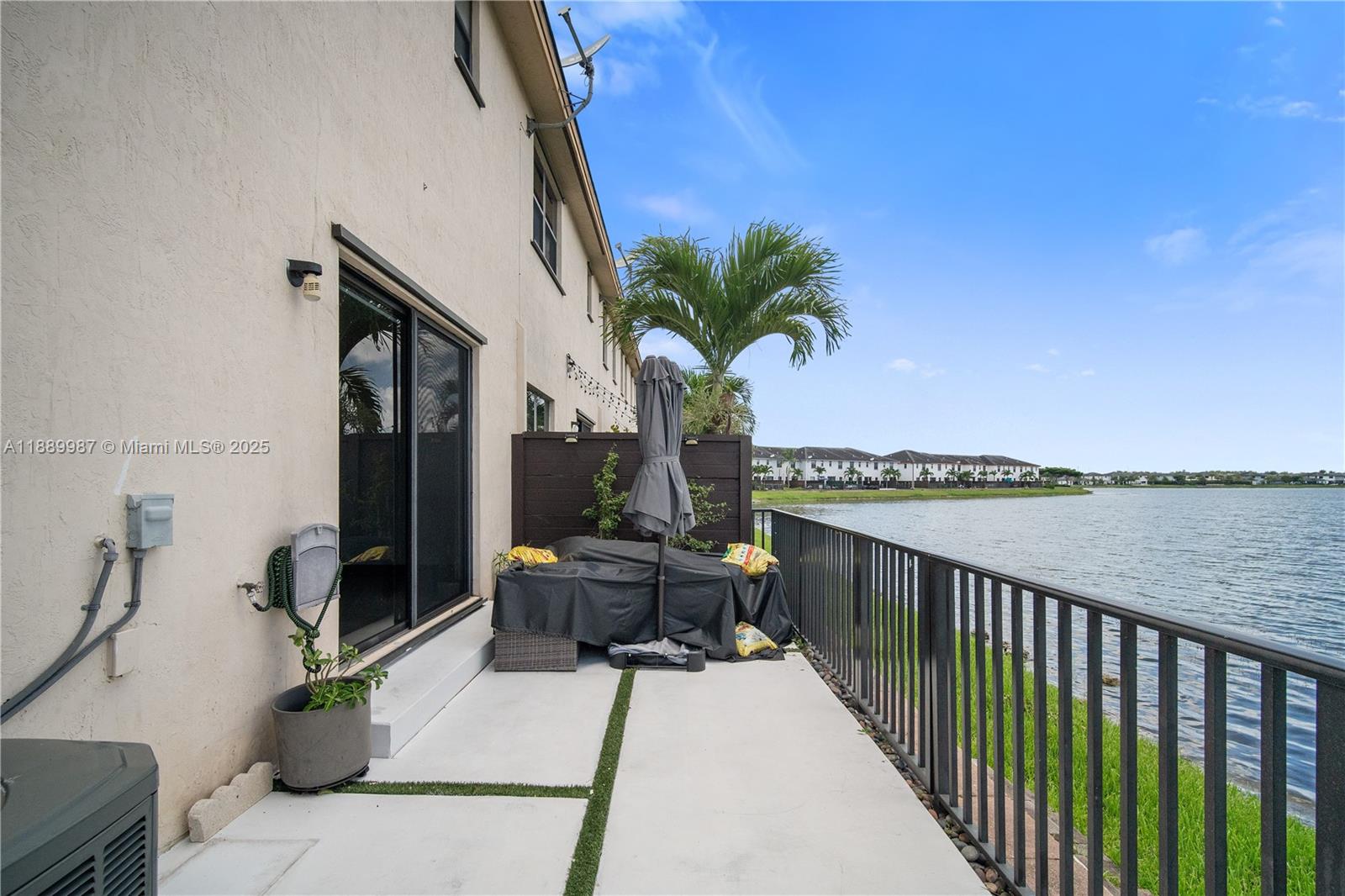 DUNNWOODY LAKE - Residential