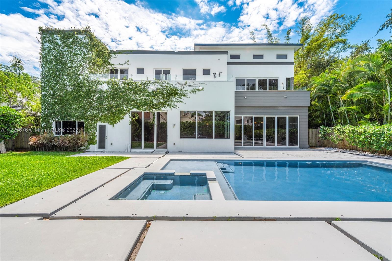 OAK HAMMOCK ESTATES - Residential