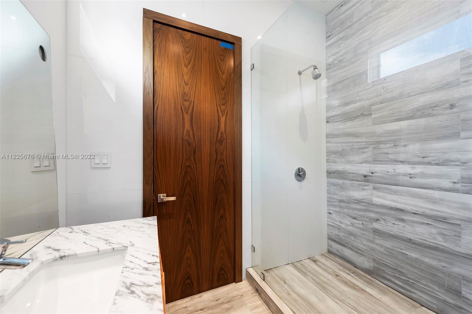 OAK HAMMOCK ESTATES - Residential