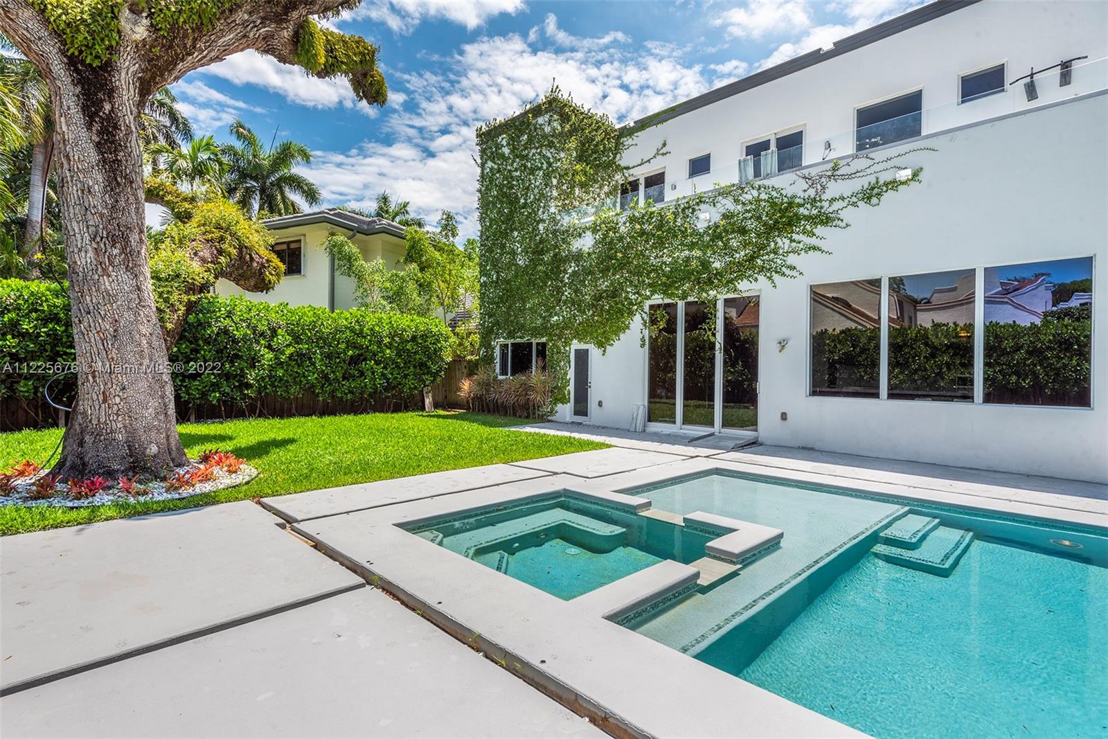 OAK HAMMOCK ESTATES - Residential