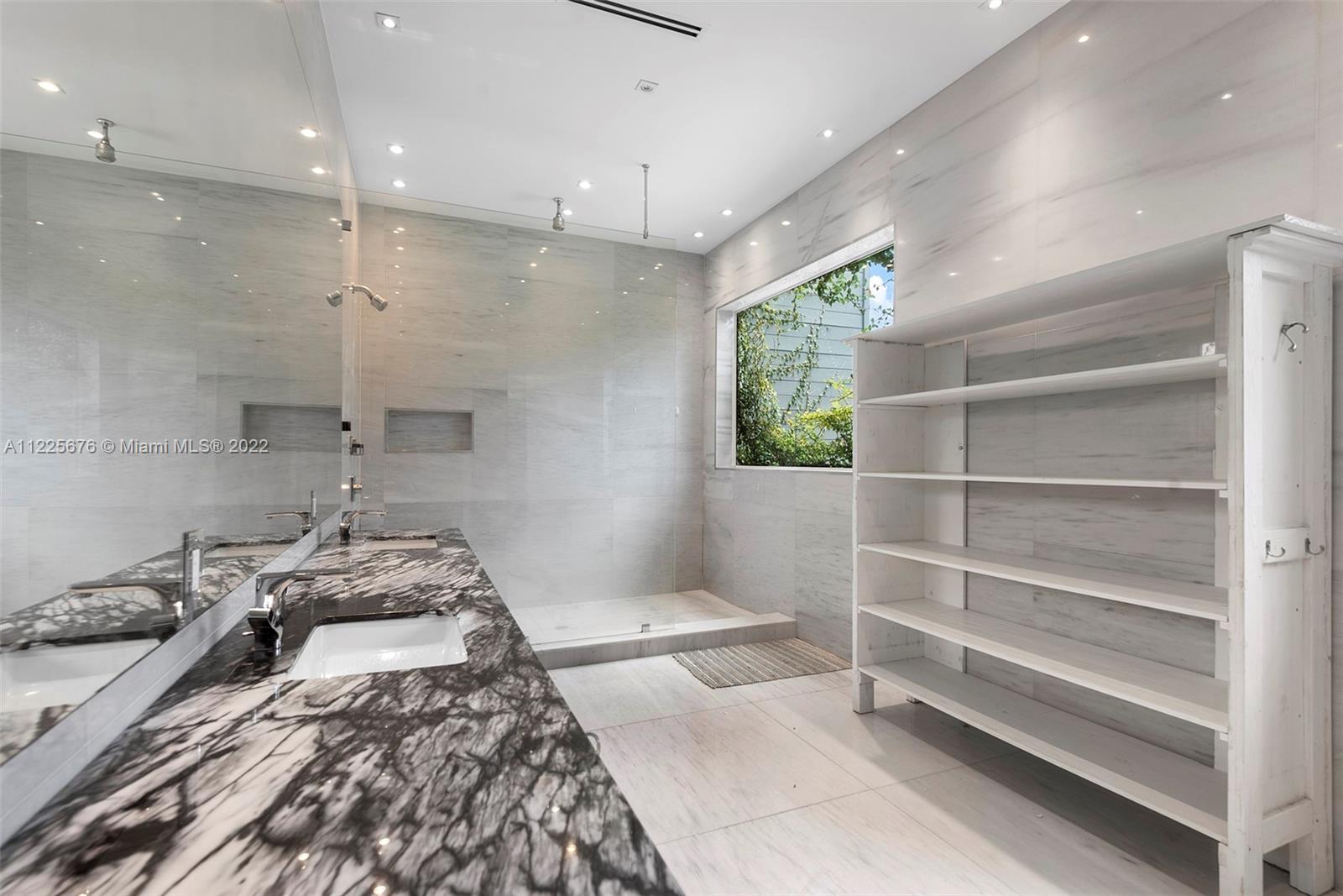 OAK HAMMOCK ESTATES - Residential