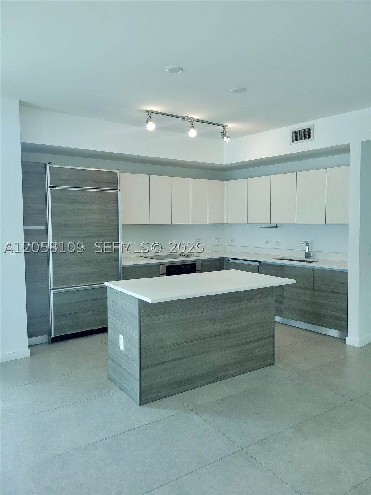 1100 S Miami Ave 2001