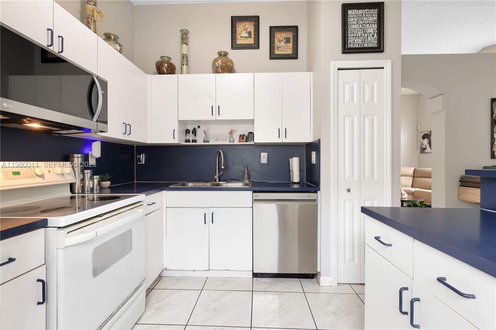 LAGO MAR SOUTH 2ND ADDN - Residential