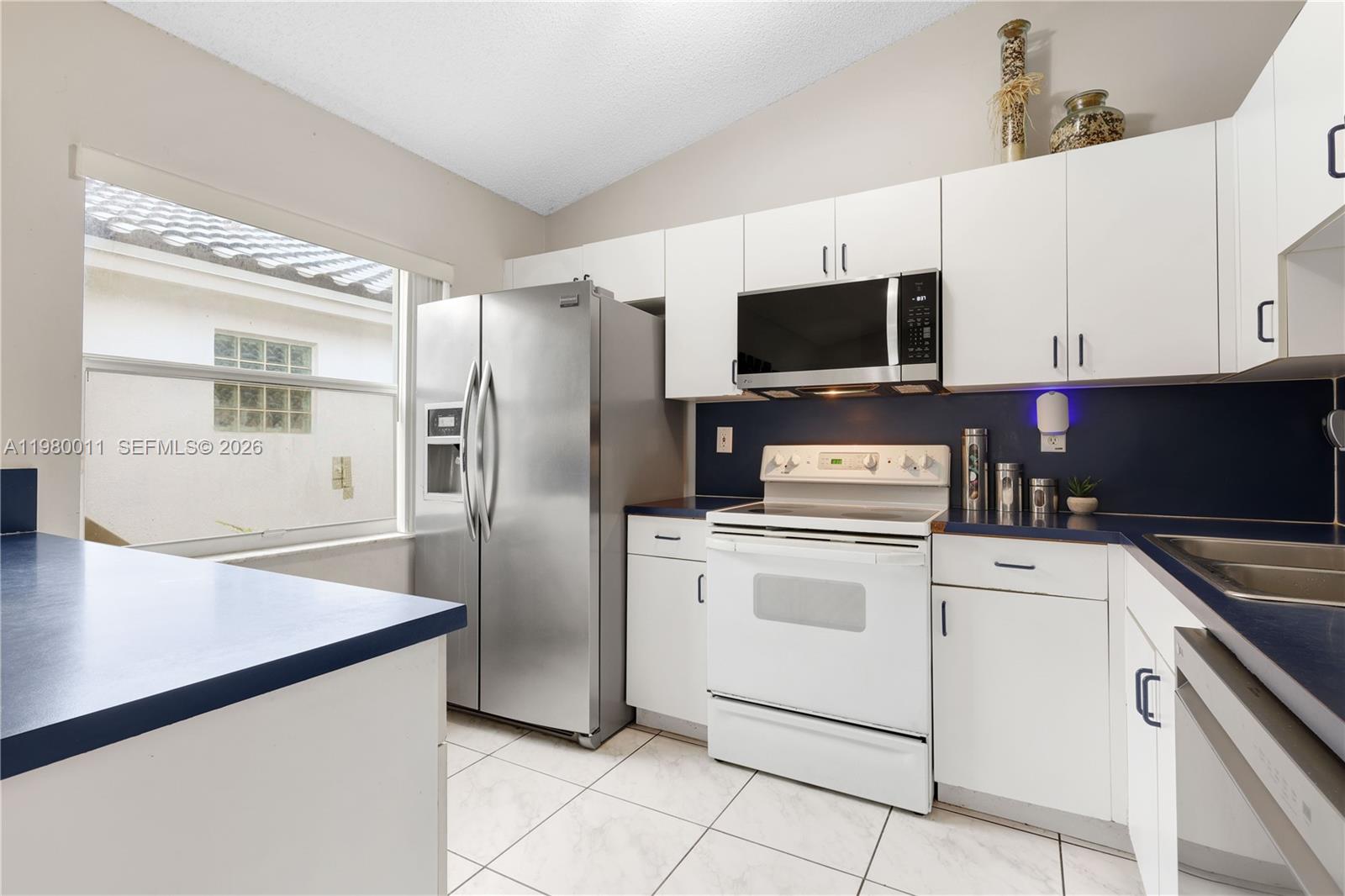 LAGO MAR SOUTH 2ND ADDN - Residential