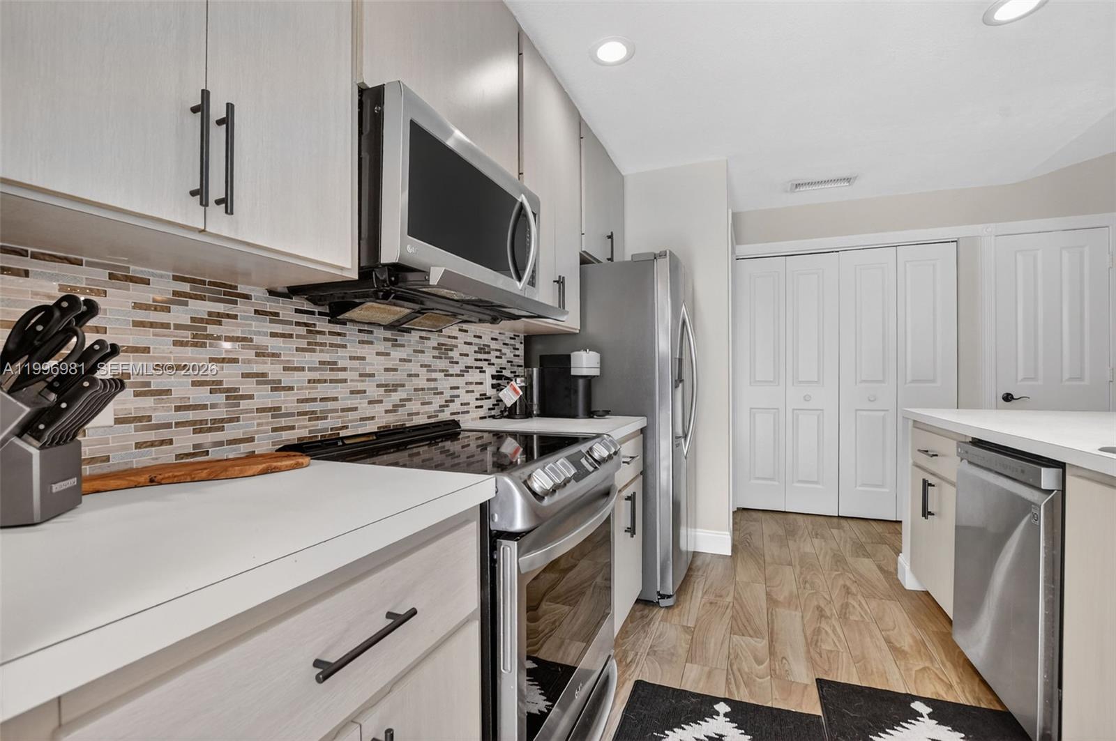 LAKE CATHERINE - Residential