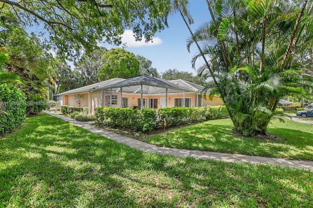 Photo of 102 Sun Terrace Ct, Palm Beach Gardens, FL 33403 (MLS # A11996981)