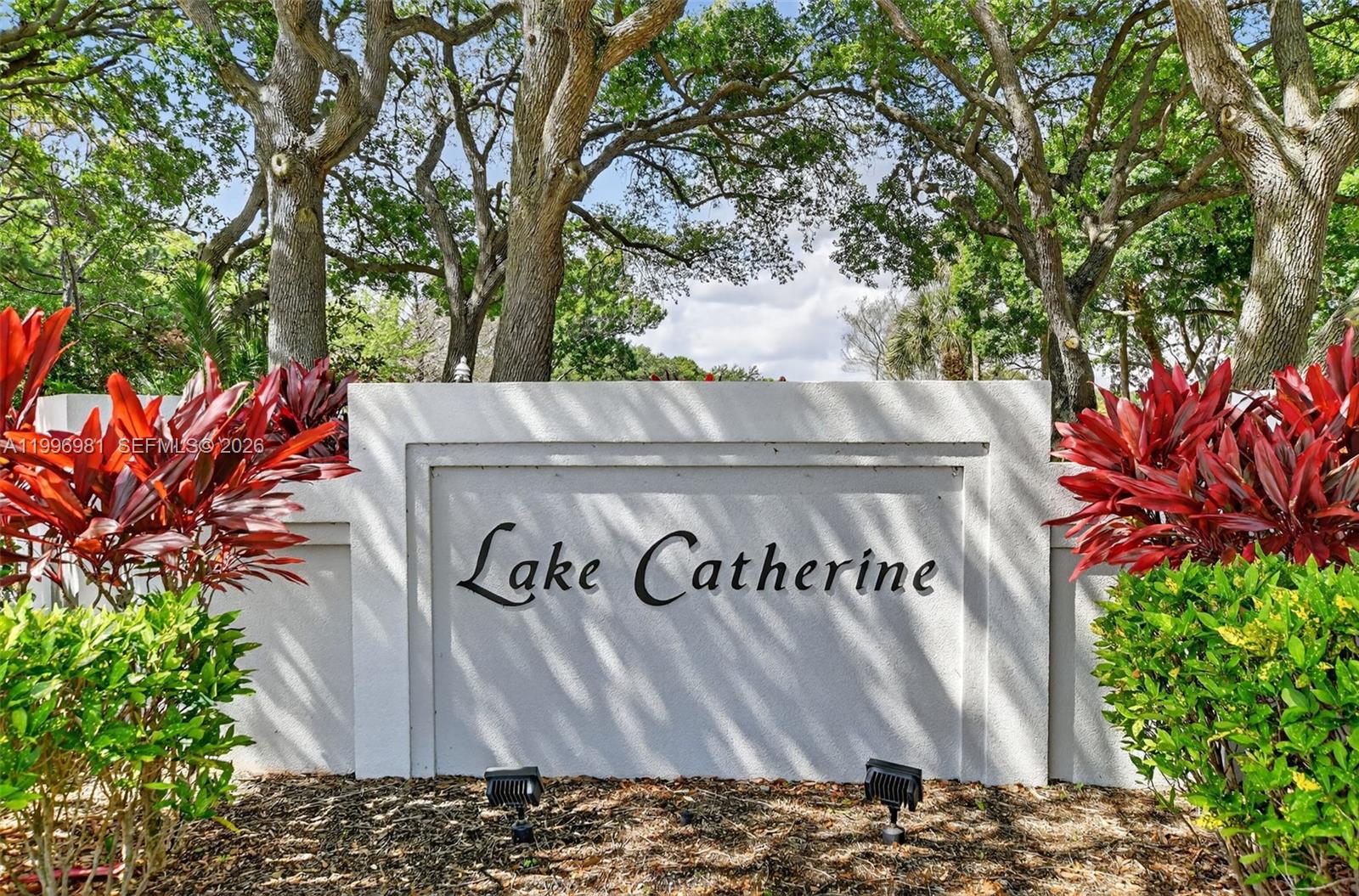 LAKE CATHERINE - Residential