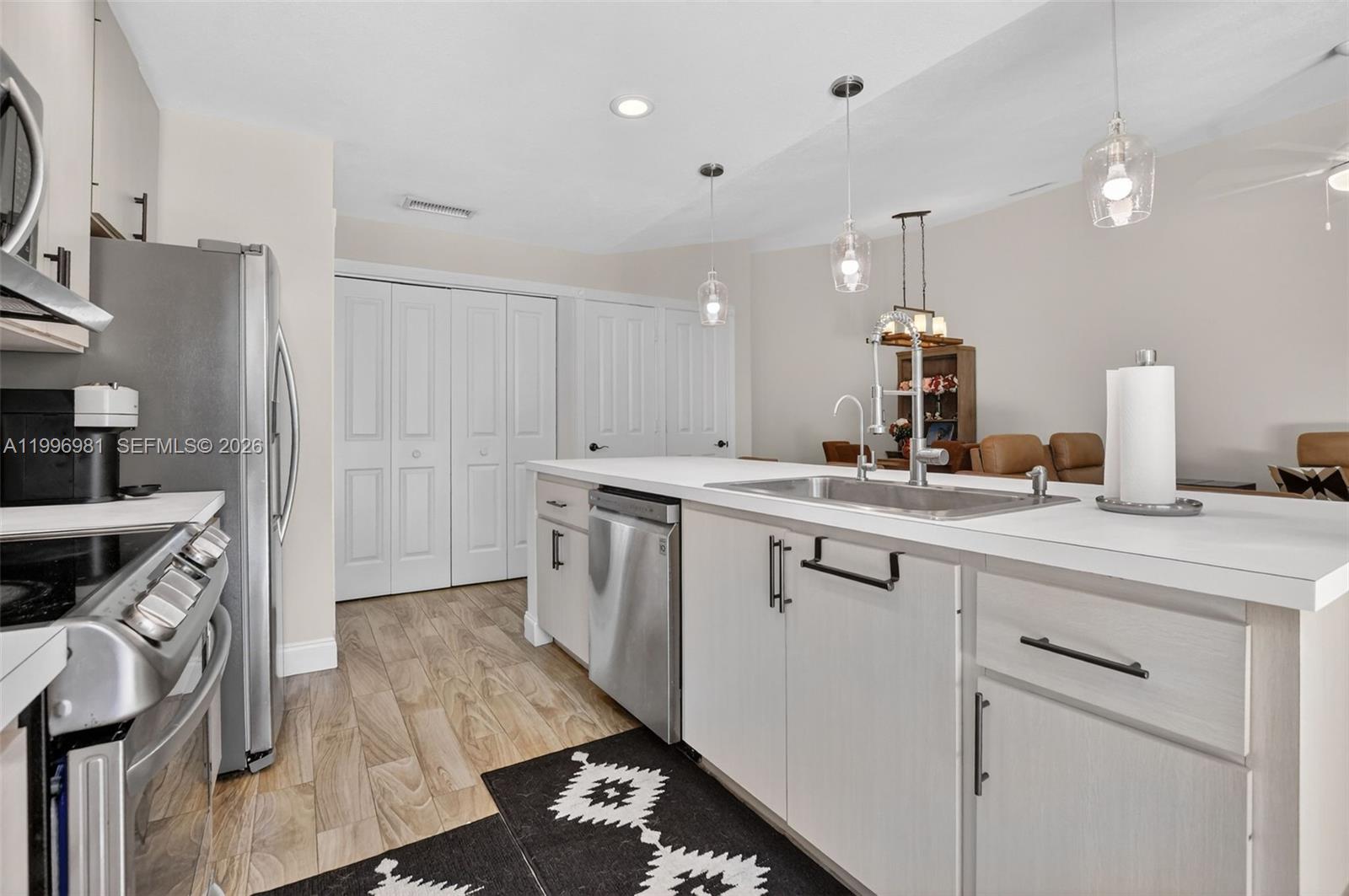 LAKE CATHERINE - Residential