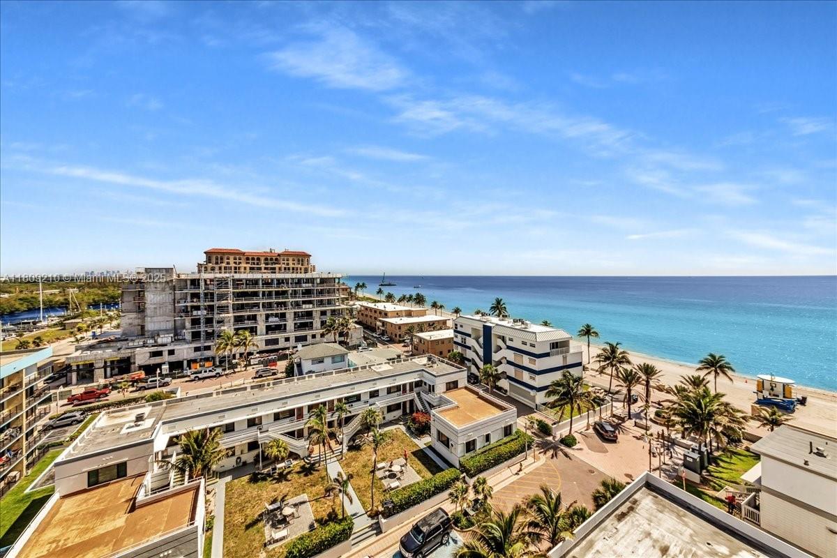 HOLLYWOOD TOWERS CONDO - Residential