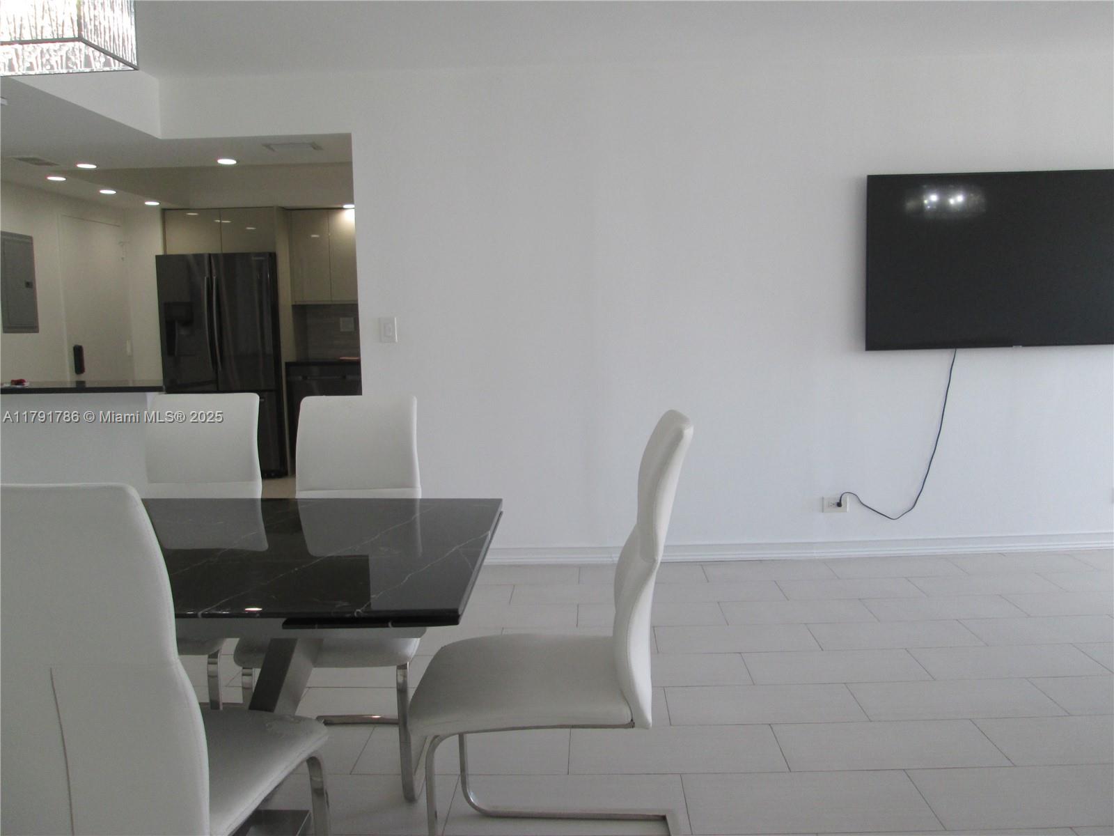 WINSTON TOWERS 200 CONDO - Residential Lease