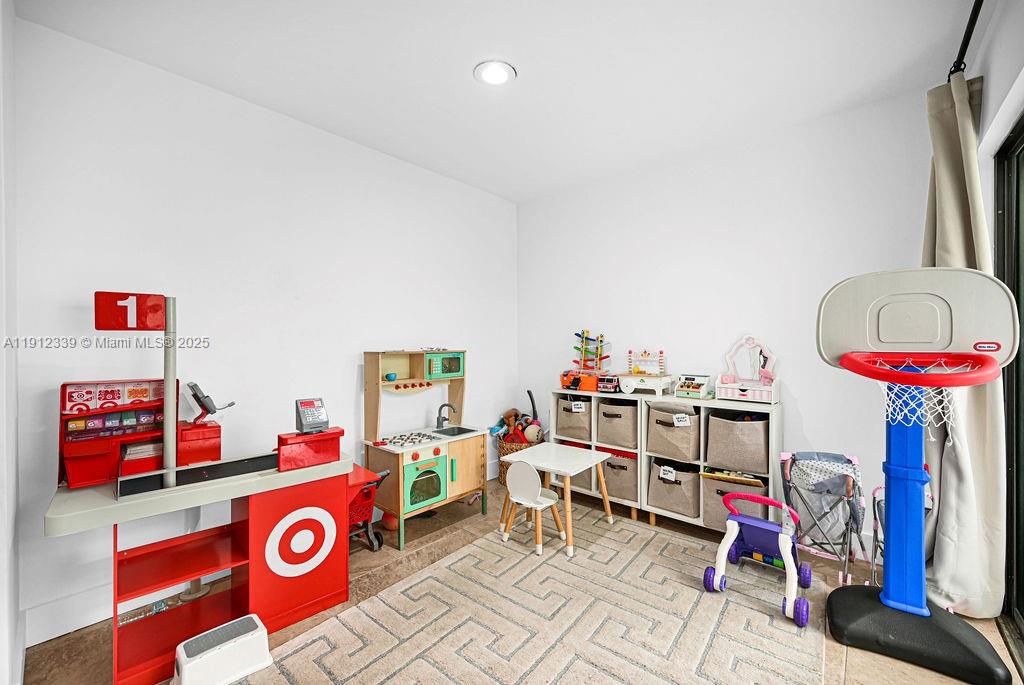 EMERALD GREEN SECTION THR - Residential