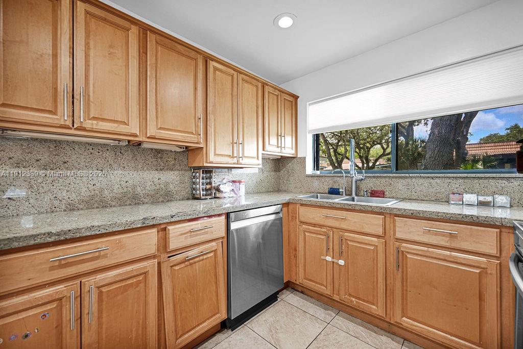 EMERALD GREEN SECTION THR - Residential