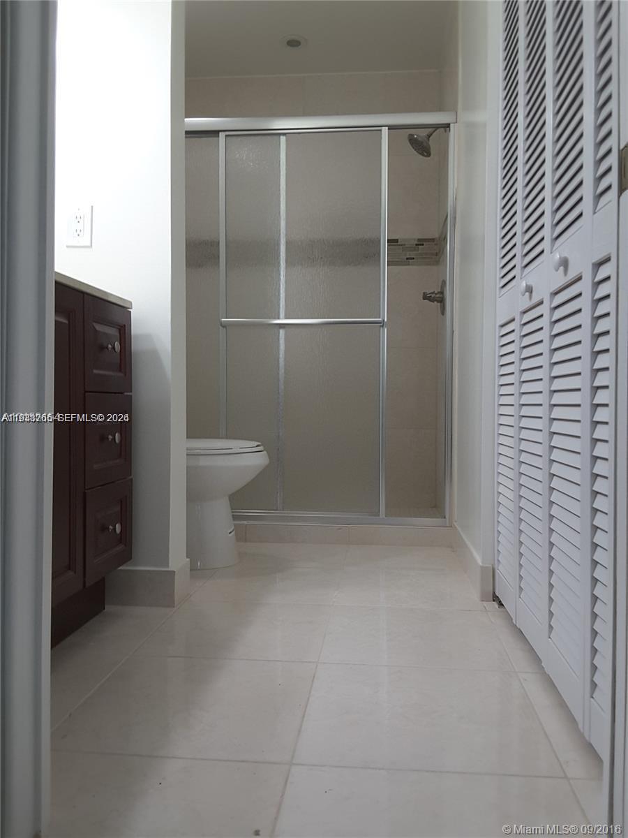 SHAKER WOODS VILLAGE - Residential