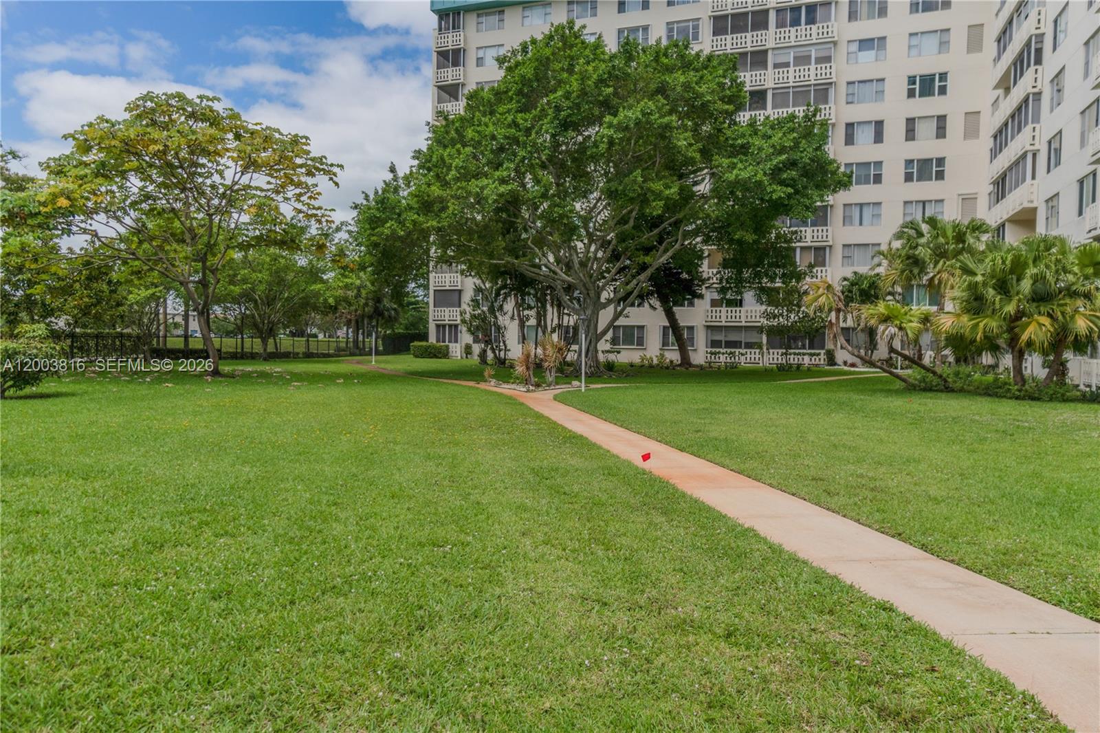 HILLCREST EAST NO 23 COND - Residential