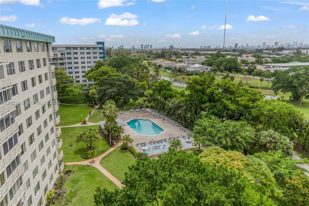 Photo of 4330 Hillcrest Dr #1017, Hollywood, FL 33021 (MLS # A12003816)