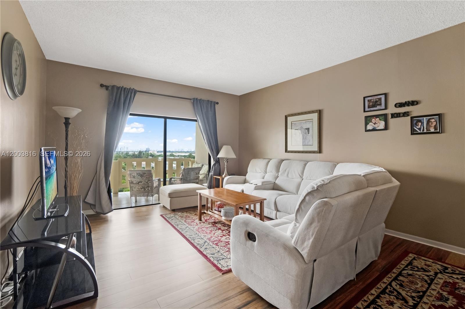 HILLCREST EAST NO 23 COND - Residential