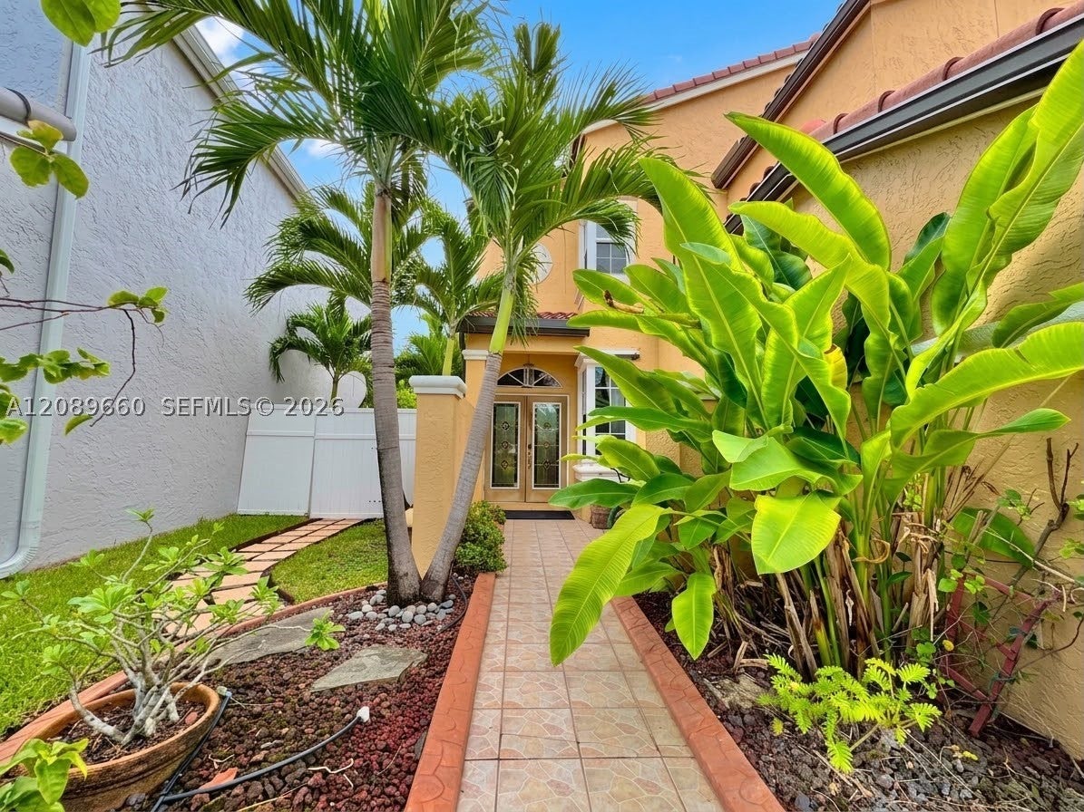 811 NW 155th Ter