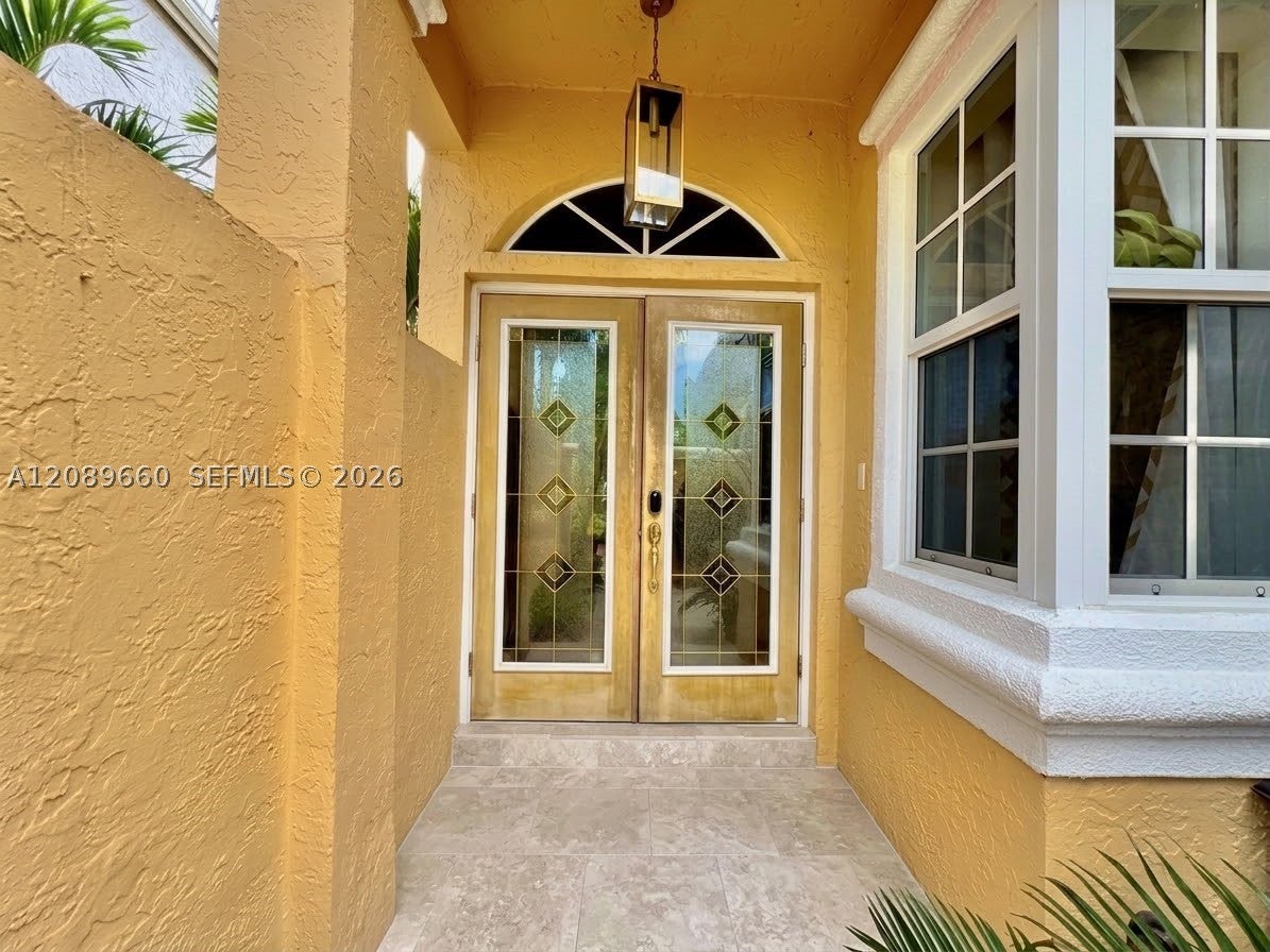 811 NW 155th Ter