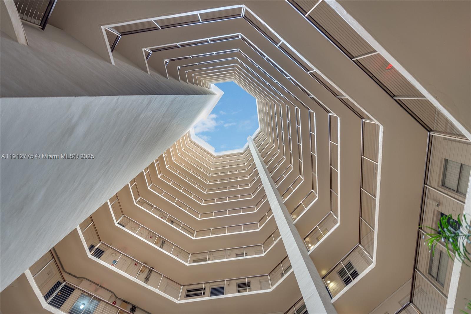 OCTAGON TOWERS I CONDO - Residential Lease