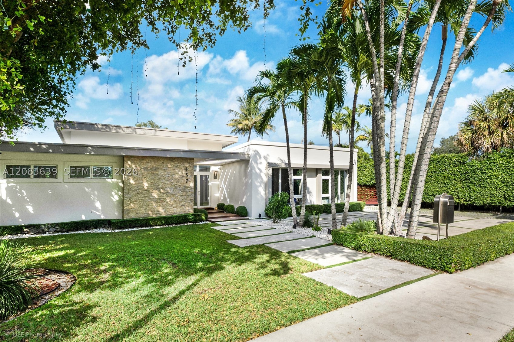 137 W Shore Dr