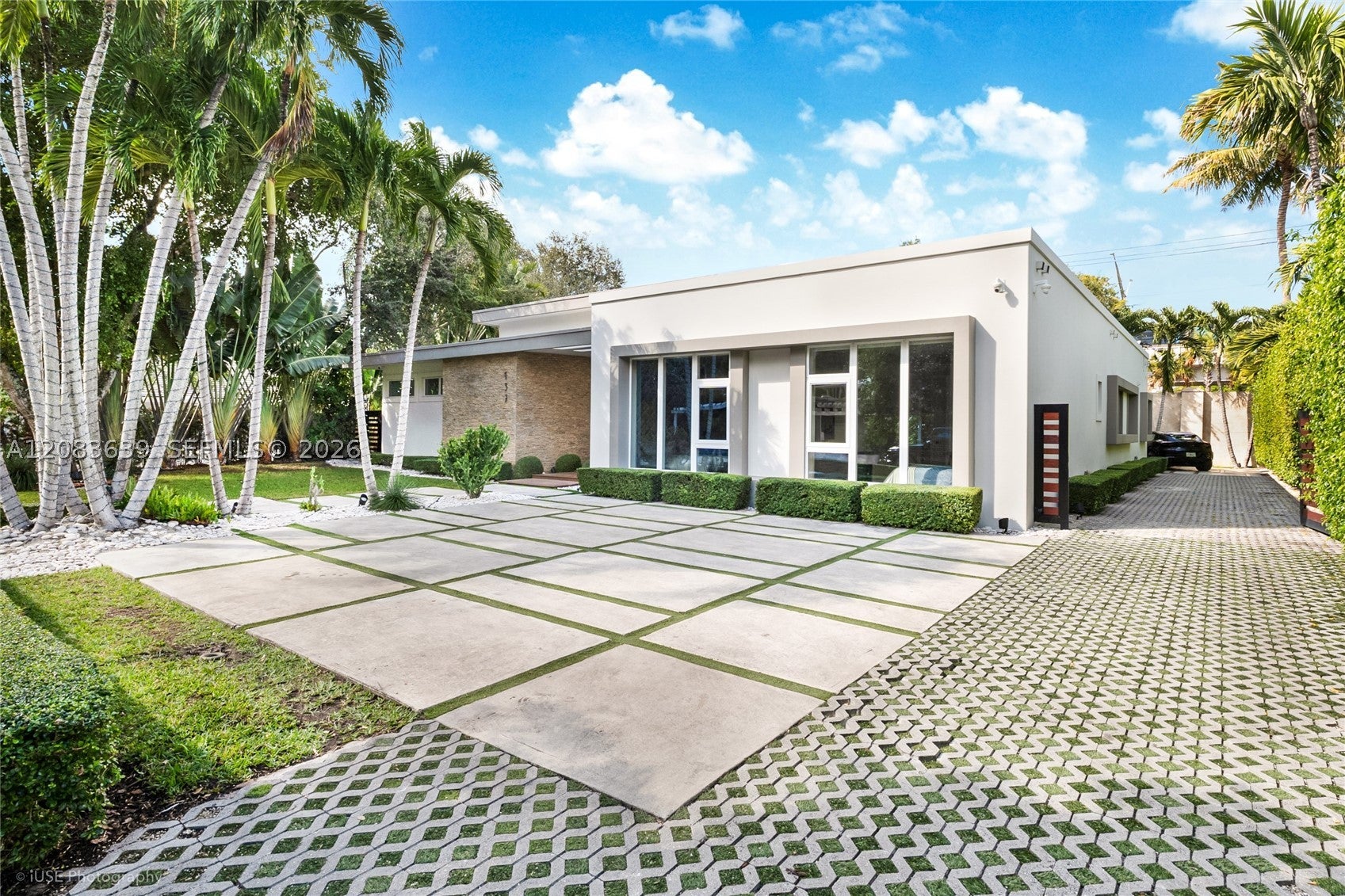 137 W Shore Dr
