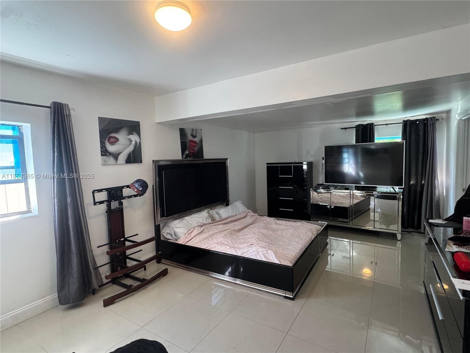 16030 Miami Dr
