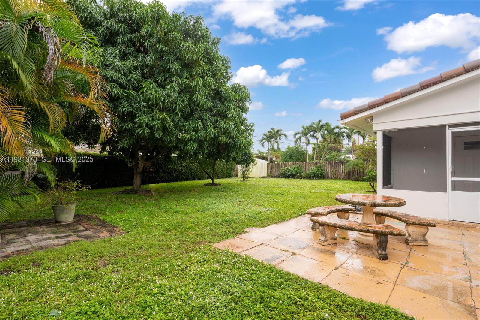 CORAL RIDGE ISLES - Residential Lease