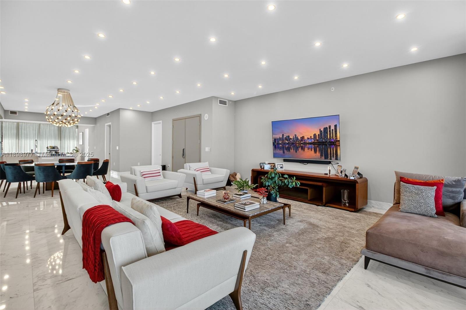 PRIVE CONDO - Residential Lease