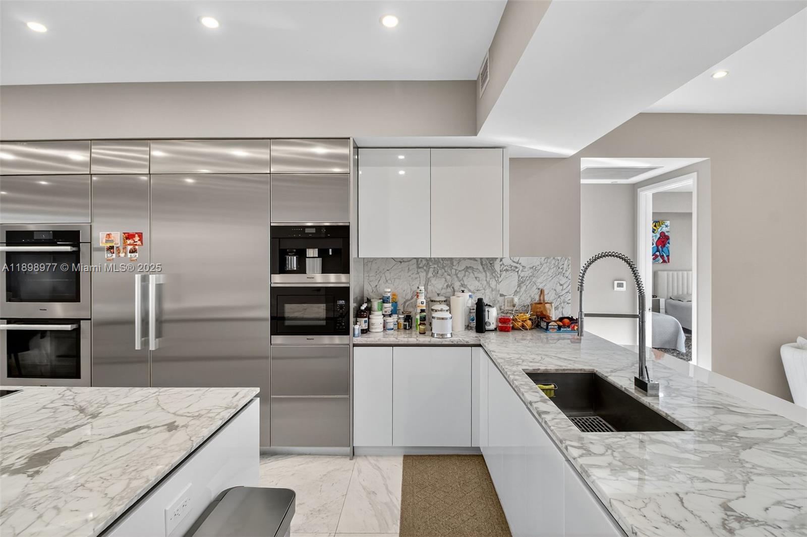 PRIVE CONDO - Residential Lease