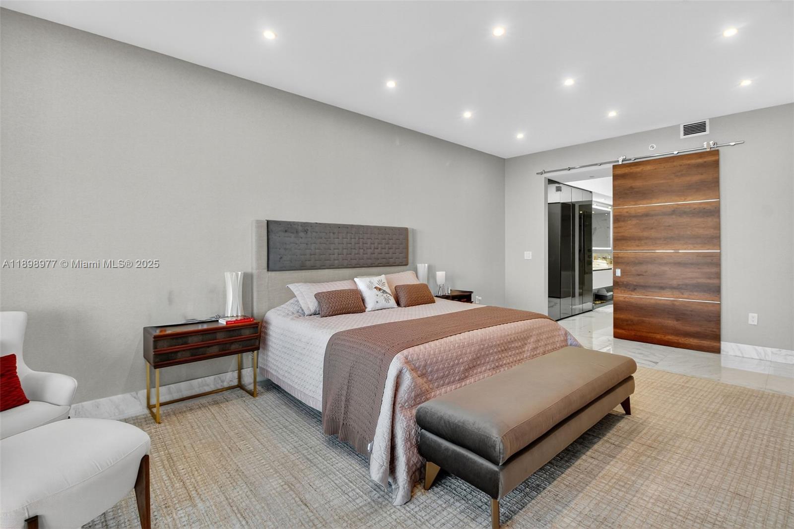 PRIVE CONDO - Residential Lease