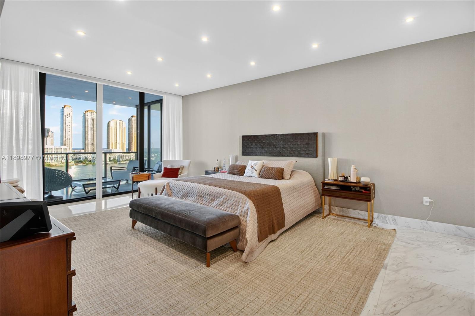 PRIVE CONDO - Residential Lease