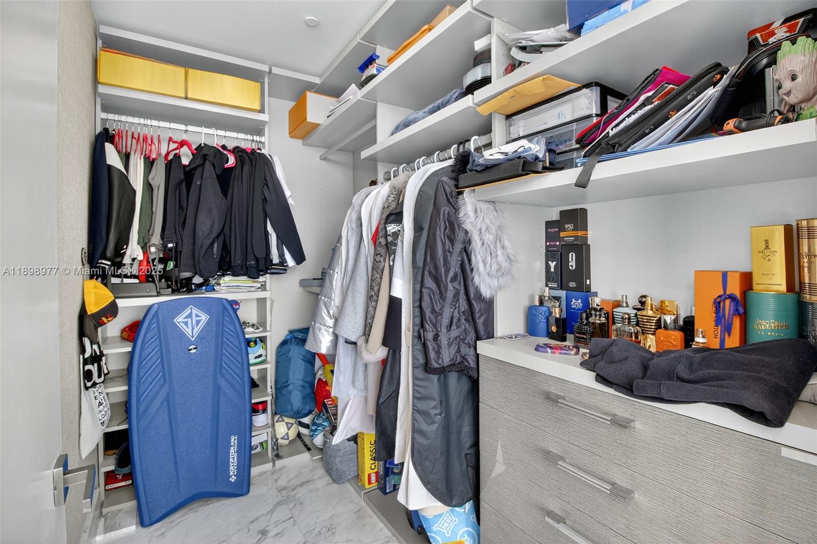 PRIVE CONDO - Residential Lease