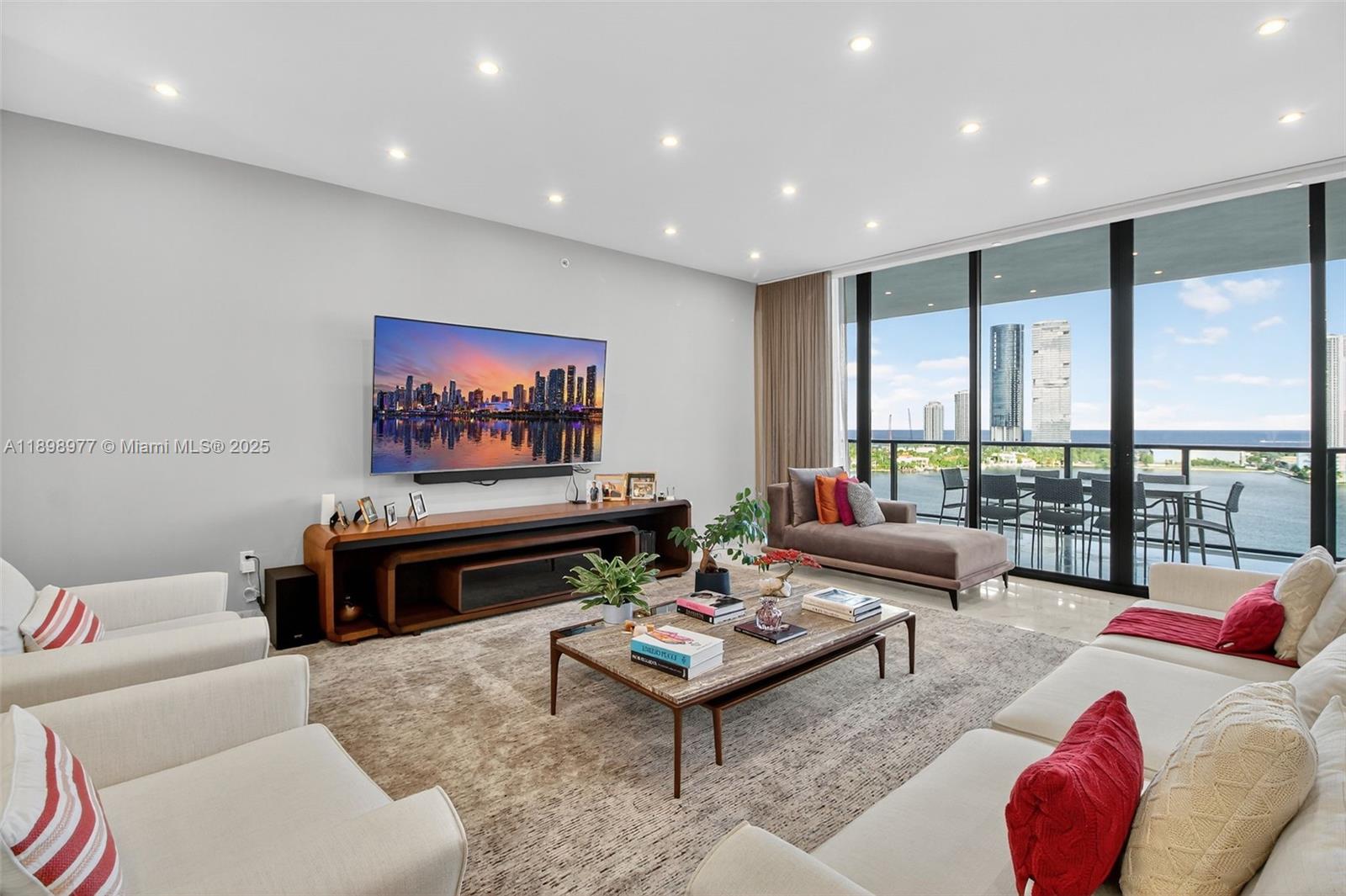 PRIVE CONDO - Residential Lease
