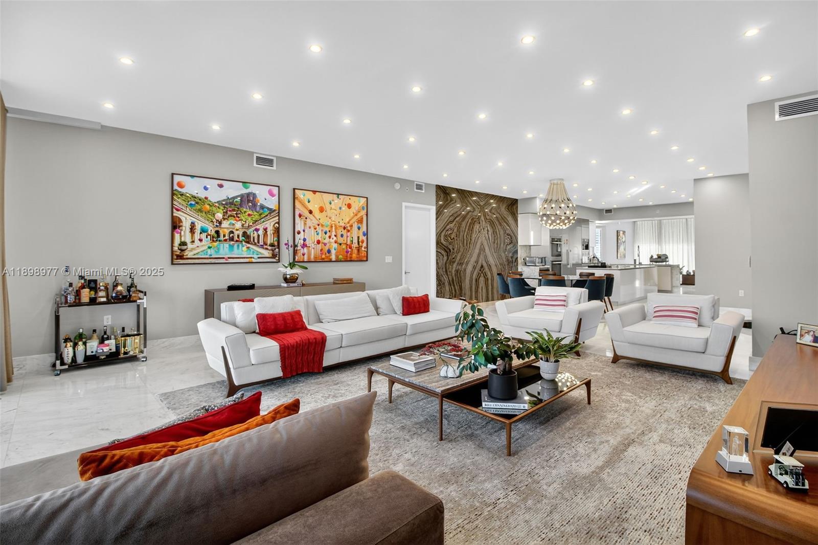 PRIVE CONDO - Residential Lease