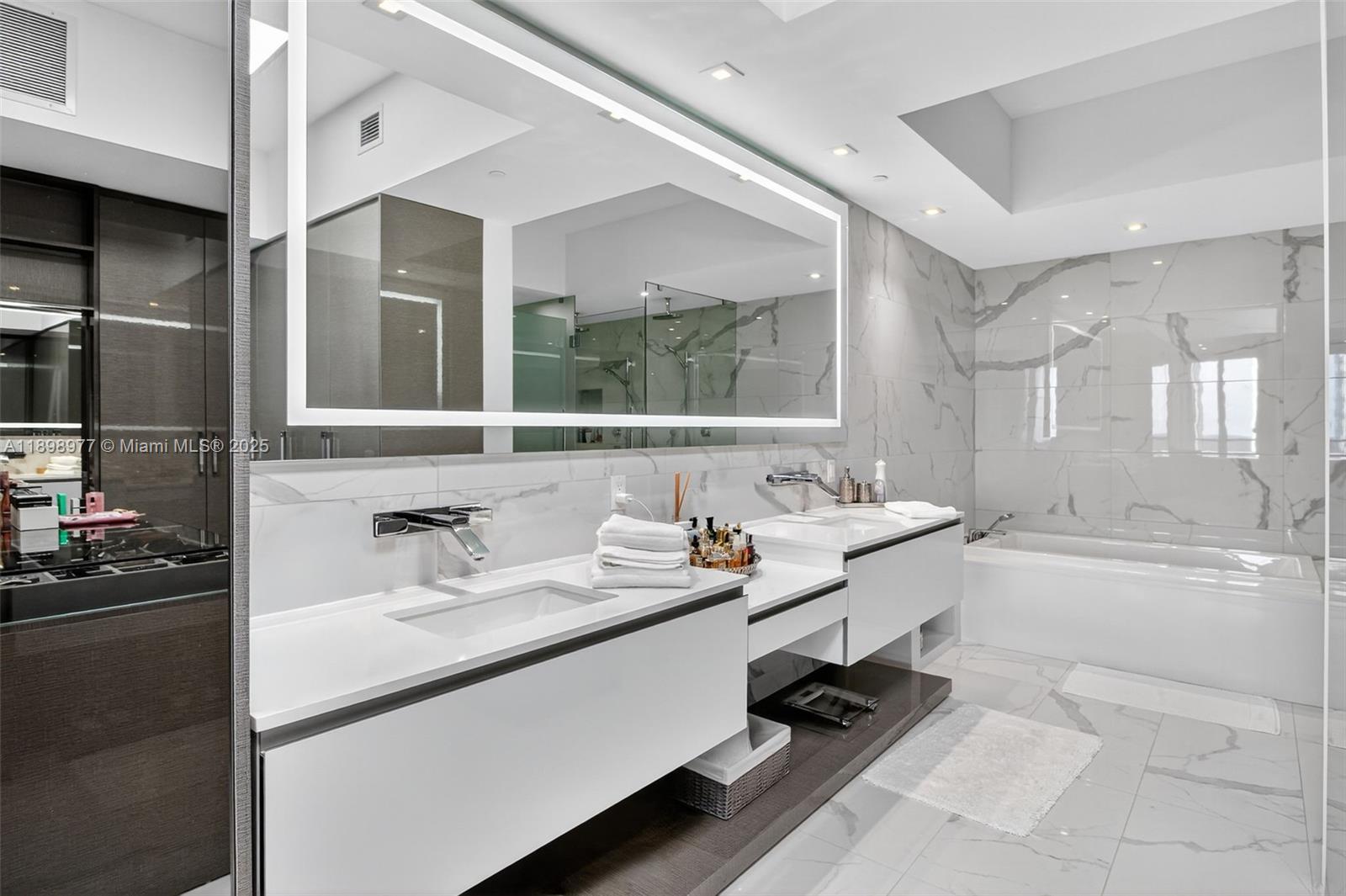 PRIVE CONDO - Residential Lease